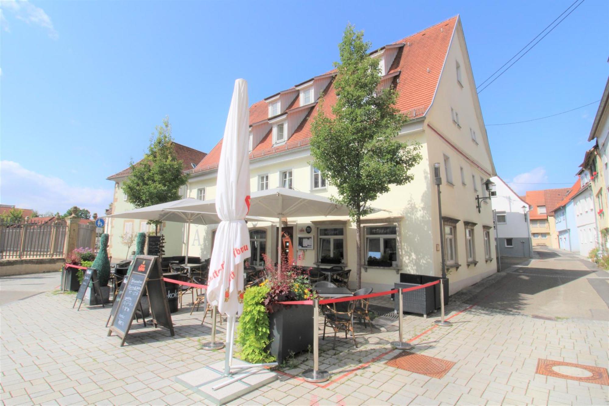 Hotel Adler Am Schloss Bonnigheim Exterior foto